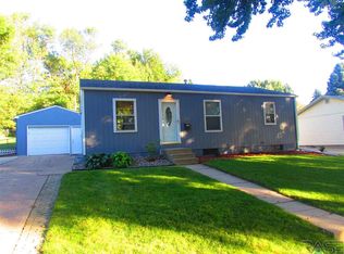 1412 S Olive Dr, Sioux Falls, SD 57103
