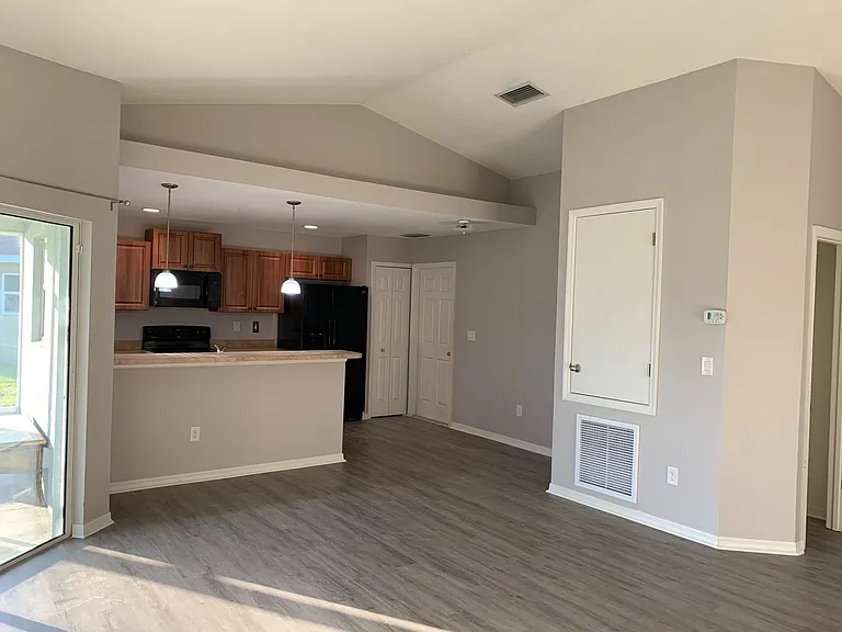 3303 54th St E — Photo 3