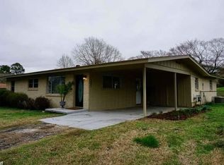 201 Cessna Cir, Hot Springs, AR 71913