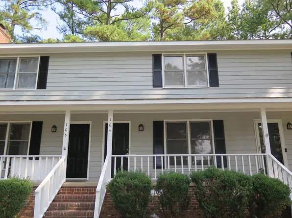 104 Chatham Woods Dr, Cary, NC 27511