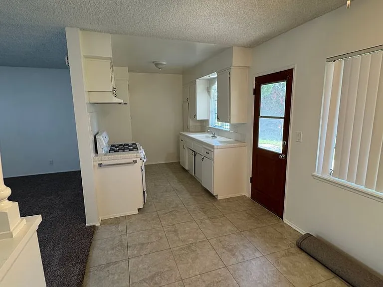 625 Kansas St — Photo 9