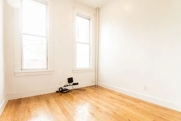 Rented by EXR | media 13