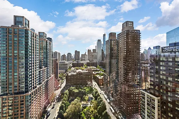 Rented by Nest Seekers International | media 28