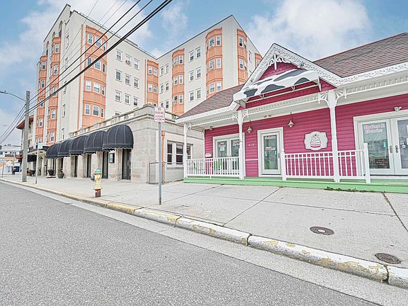 4th image of 807 8th St #502