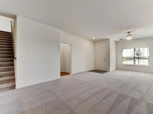 1001 Riverdale Cv, Jarrell, TX 76537