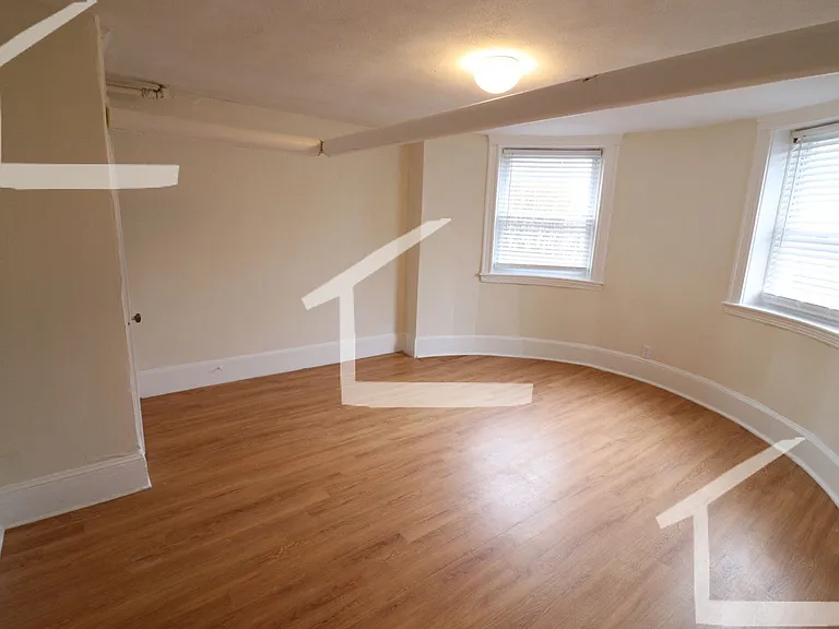 7 Mount Hood Rd #1B — Photo 6