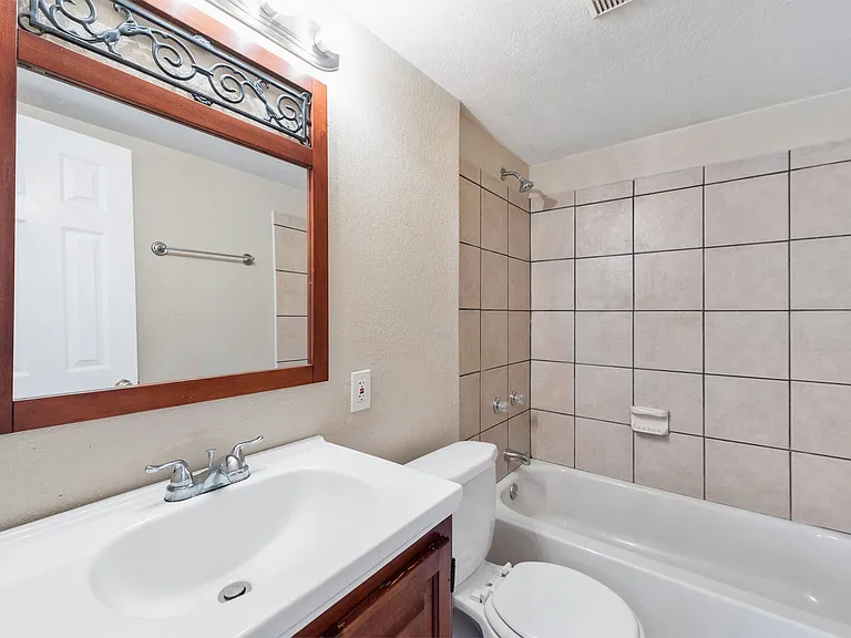 1728 Connorvale Rd #B — Photo 8