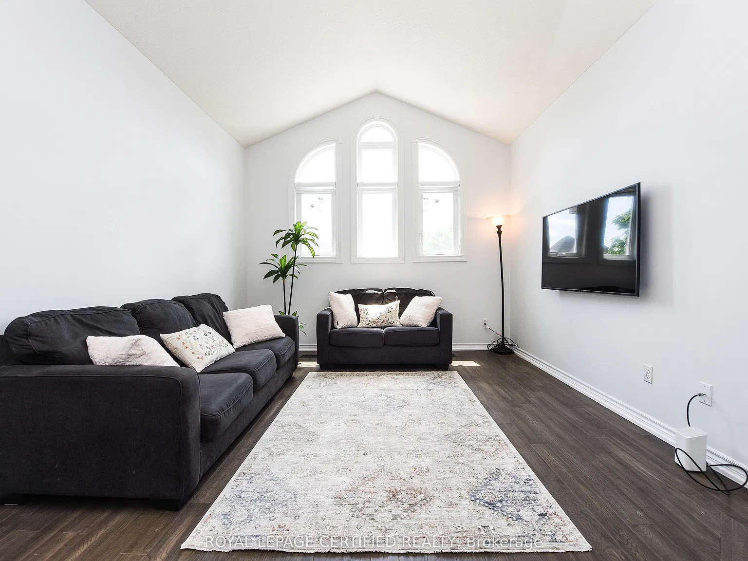 4 bed, $3,700 — Photo 4