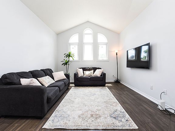 4th image of 6037 Clover Ridge Cres