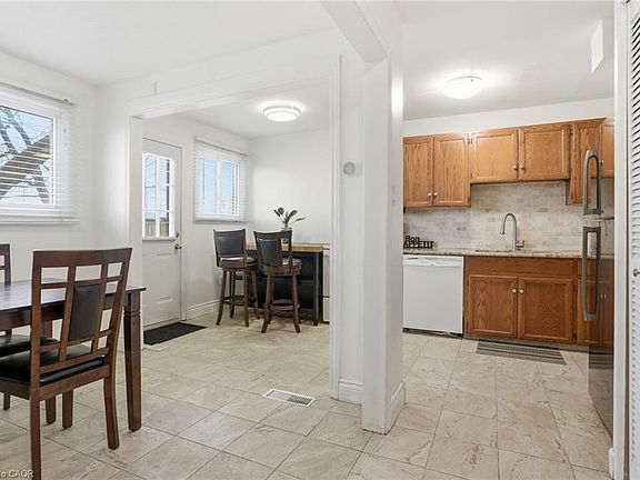 5th image of 444 Stone Church Rd W Unit U7