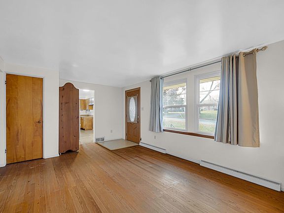 4th image of 7155 Carolina St