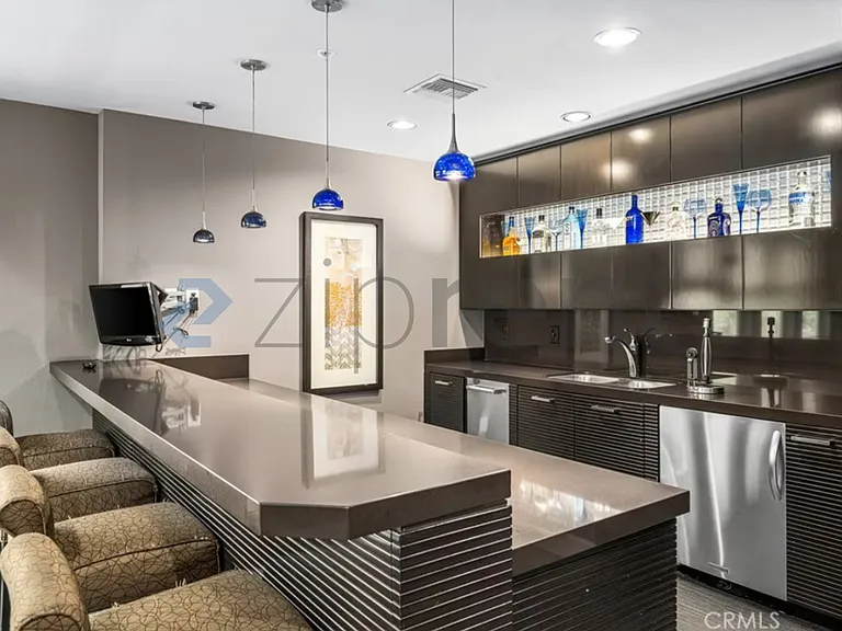 300 E 4th St #407 — Photo 34
