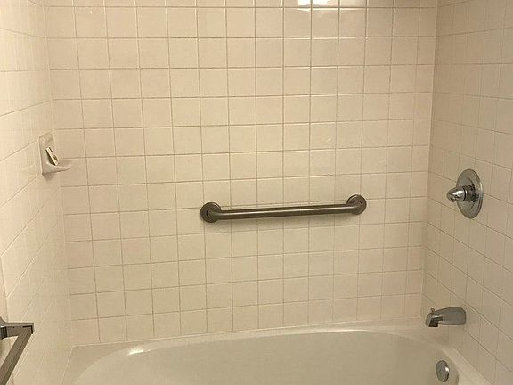 4th image of 801 South St APT 2811
