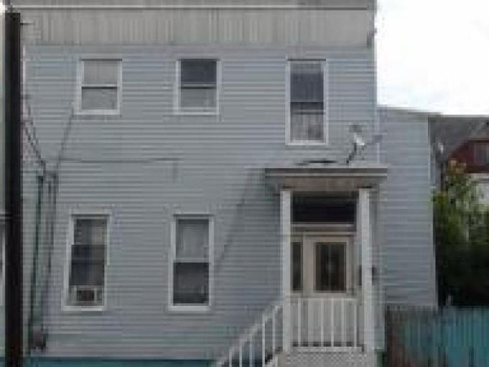 2nd image of 87 Madison St