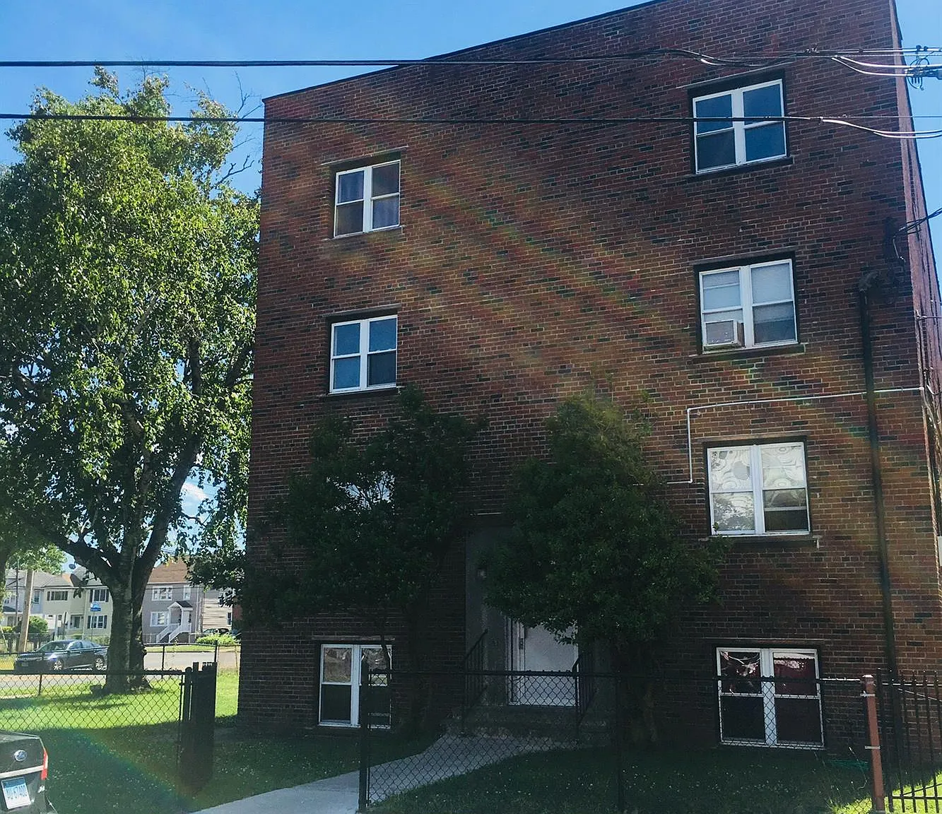 305 Parrott Ave — Photo 1