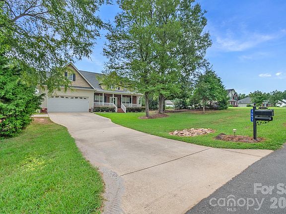 2nd image of 3697 Travertine Dr