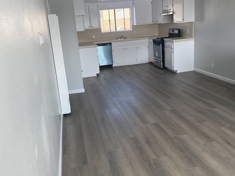 867 W 1st St — Photo 18
