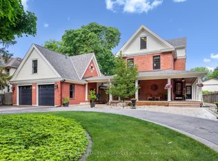 335 Lakeshore Rd W, Oakville, ON L6K 1G3