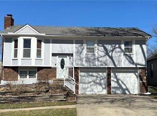 608 W Wea St, Paola, KS 66071