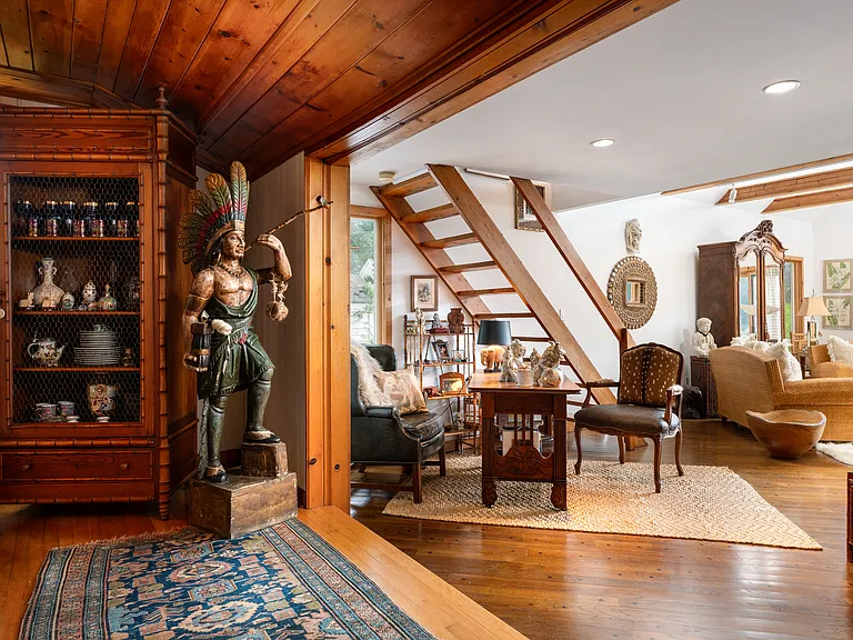 529 Peconic Bay Blvd — Photo 22