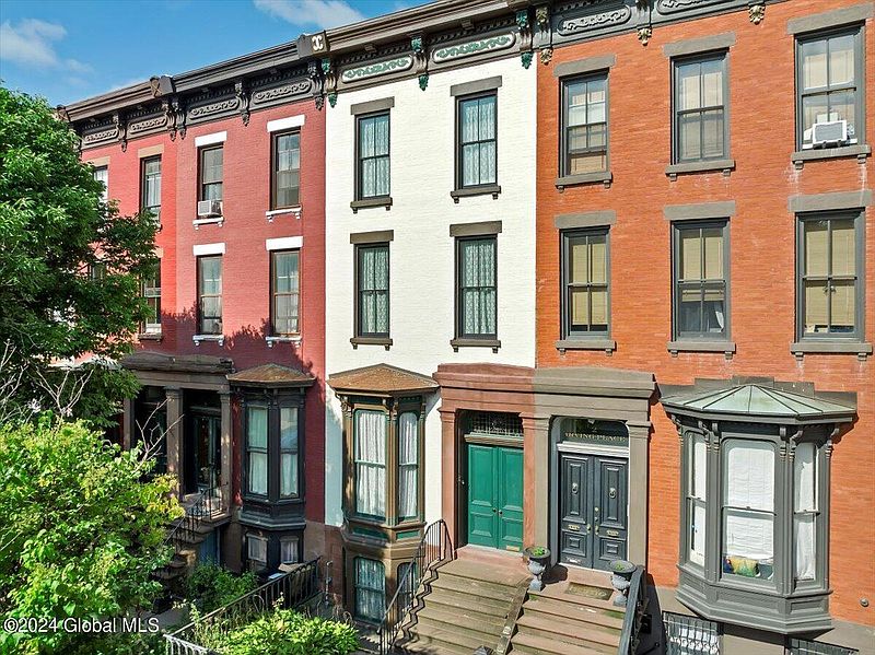 3rd image of 3 Irving Place