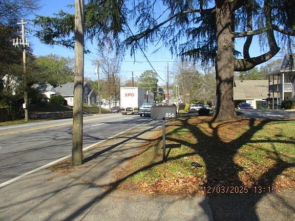 3rd image of 862 Moreland Ave