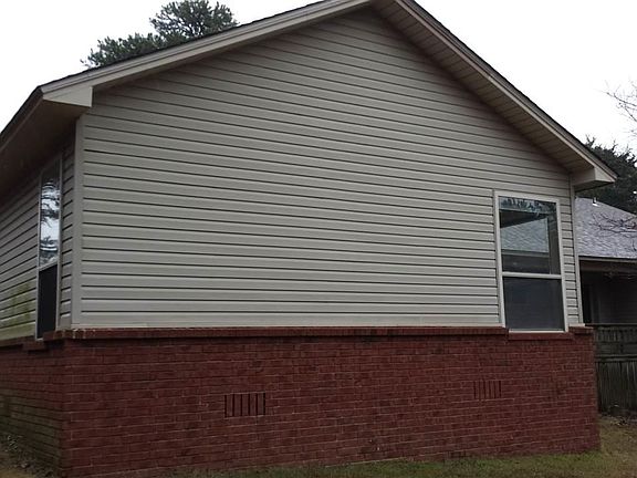 4th image of 490 Kathy Dr