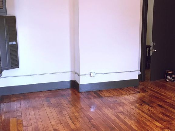 5th image of 2632 Eden Ave