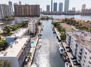 3868 NE 169th St APT 401, North Miami Beach, FL 33160