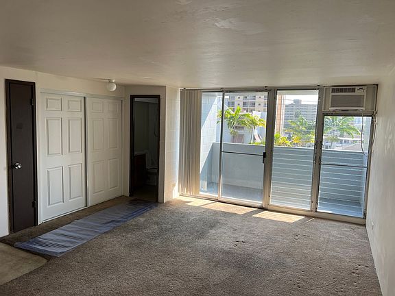 3rd image of 824 Kinau St APT 305