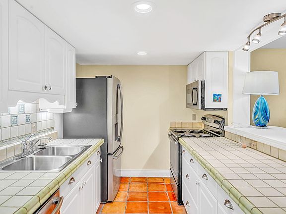 2nd image of 3365 Flagler Ave