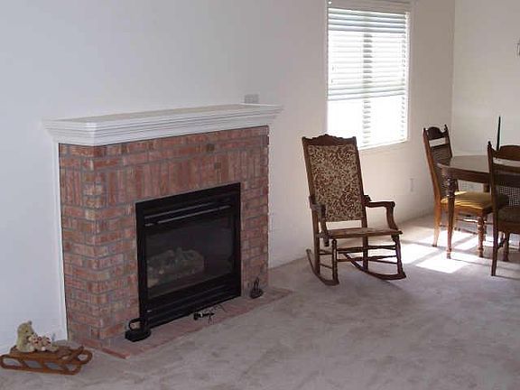 3rd image of 370 N Lakewood Ct