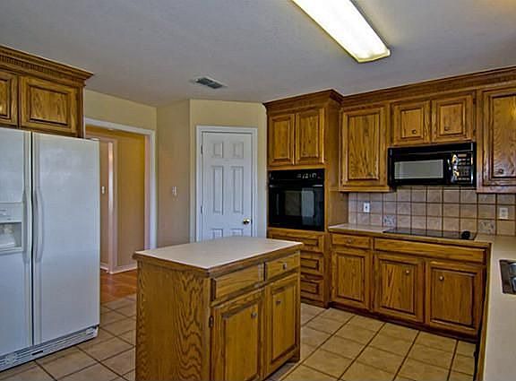 5th image of 1604 Grandberry Dr