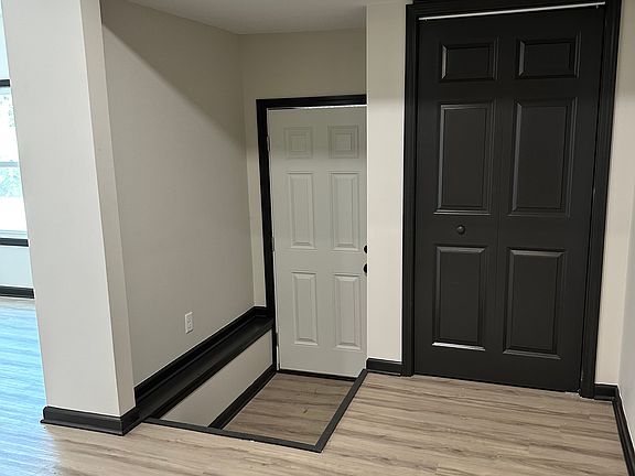 2nd image of 4260 S Park Ave #5