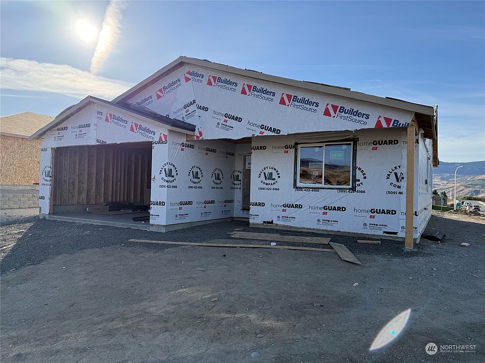 1st image of 2310 SE Noah Street