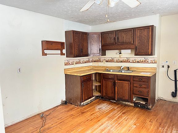 4th image of 1318 W Darden Rd