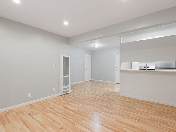 3rd image of 450 Alcatraz Ave Unit 2