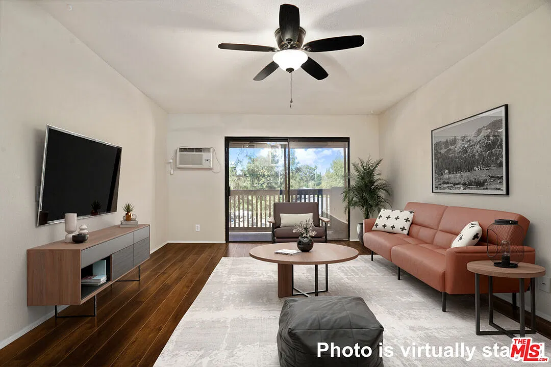1 bed, 1.0 bath, 663 sqft, $1,800 — Photo 2