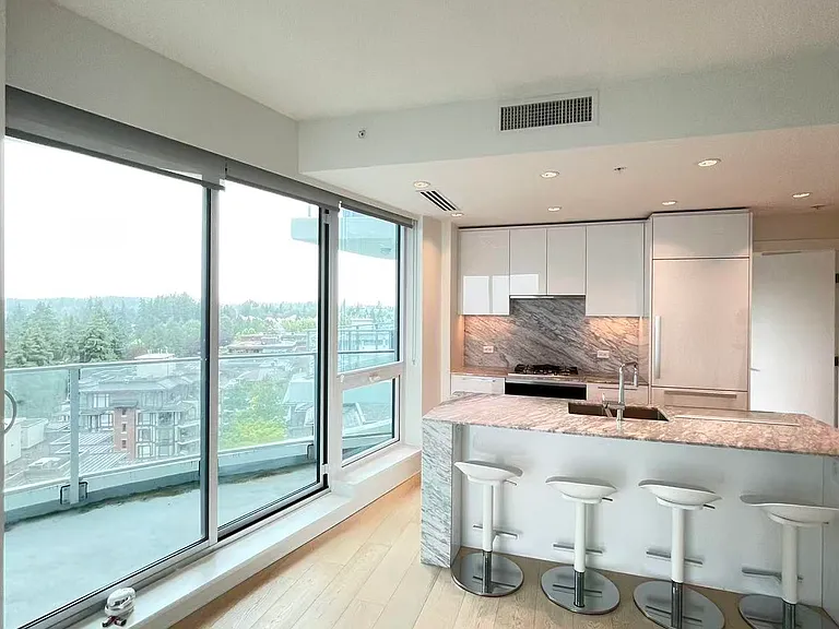 1501 Foster St — Photo 4