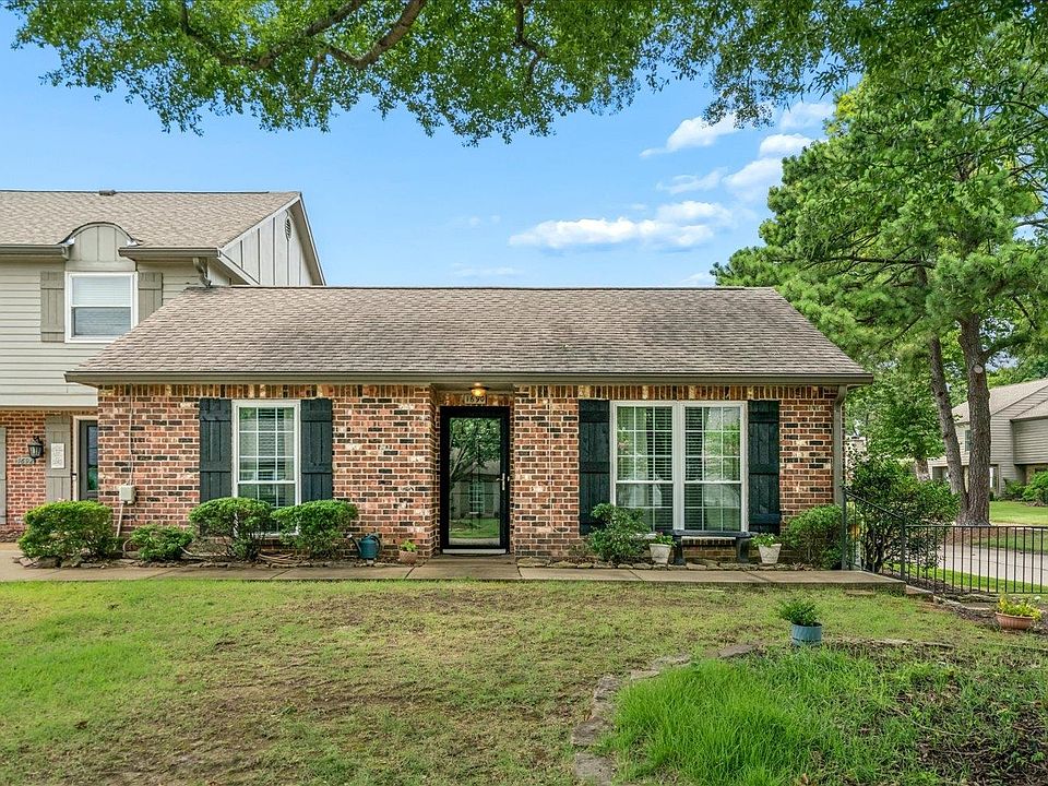 1st image of 1690 Hobbits Glen Dr #29
