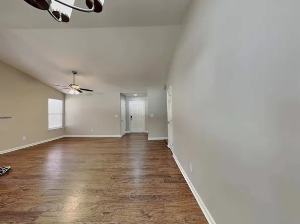 4216 Whitfield Rd, Winston Salem, NC 27105