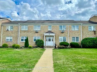 35 Manchester Ct APT B, Freehold, NJ 07728
