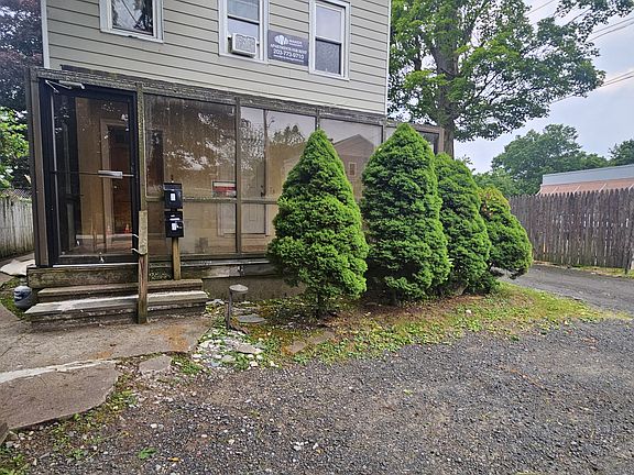 5th image of 1086 Whalley Ave #A1