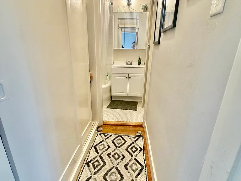 2335 Larkin St #32 — Photo 11