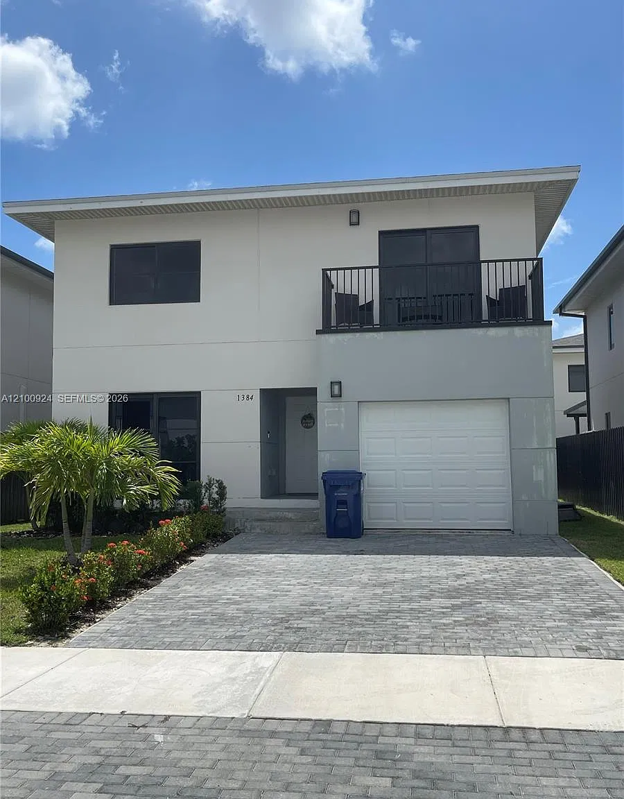 5 bed, 3.0 bath, 1810 sqft, $3,400 — Photo 1