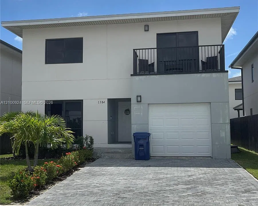 1384 NW 2nd Ter