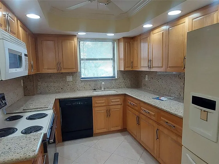 1900 Diana Dr #3A — Photo 10