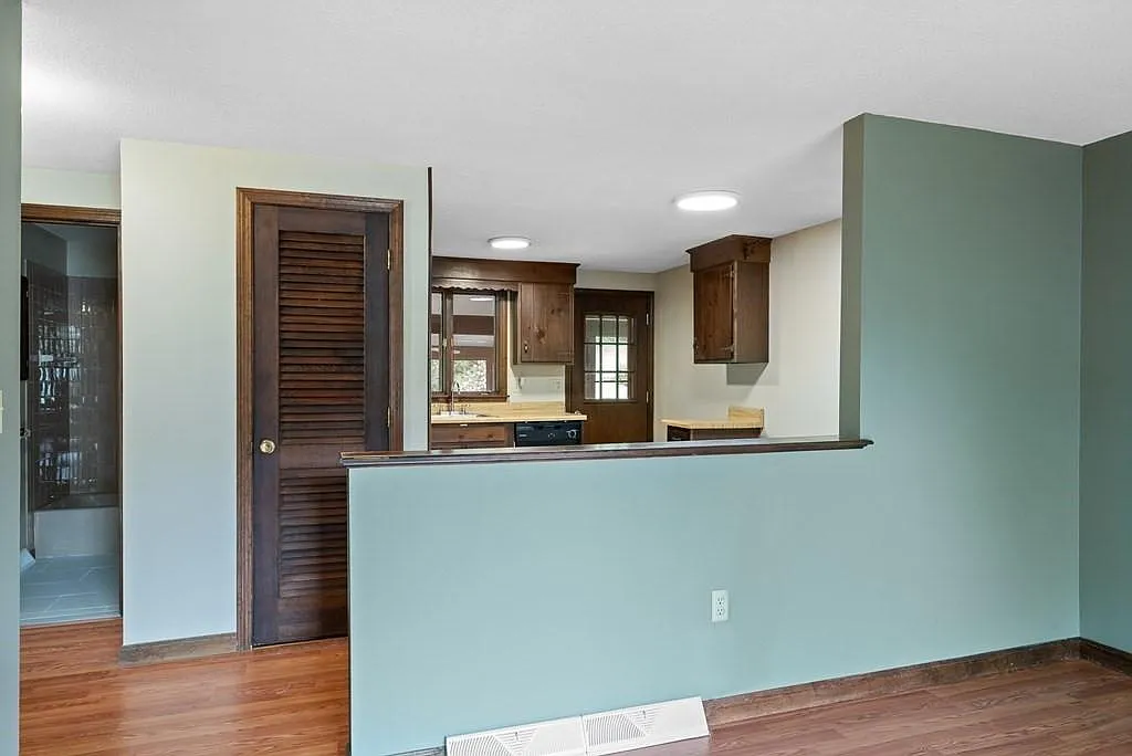 2 bed, 1.5 bath, 1100 sqft, $1,800 — Photo 4