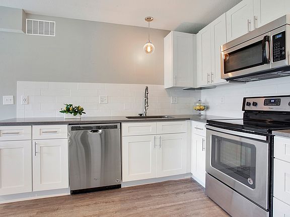 5th image of 3934 Booth St APT 8