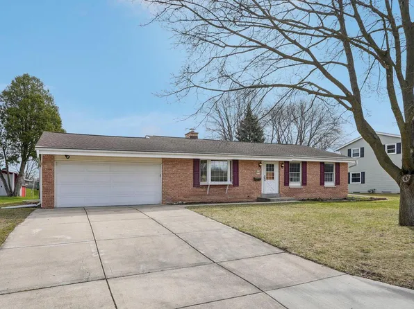 W177N9154 St Francis DRIVE, Menomonee Falls, WI 53051